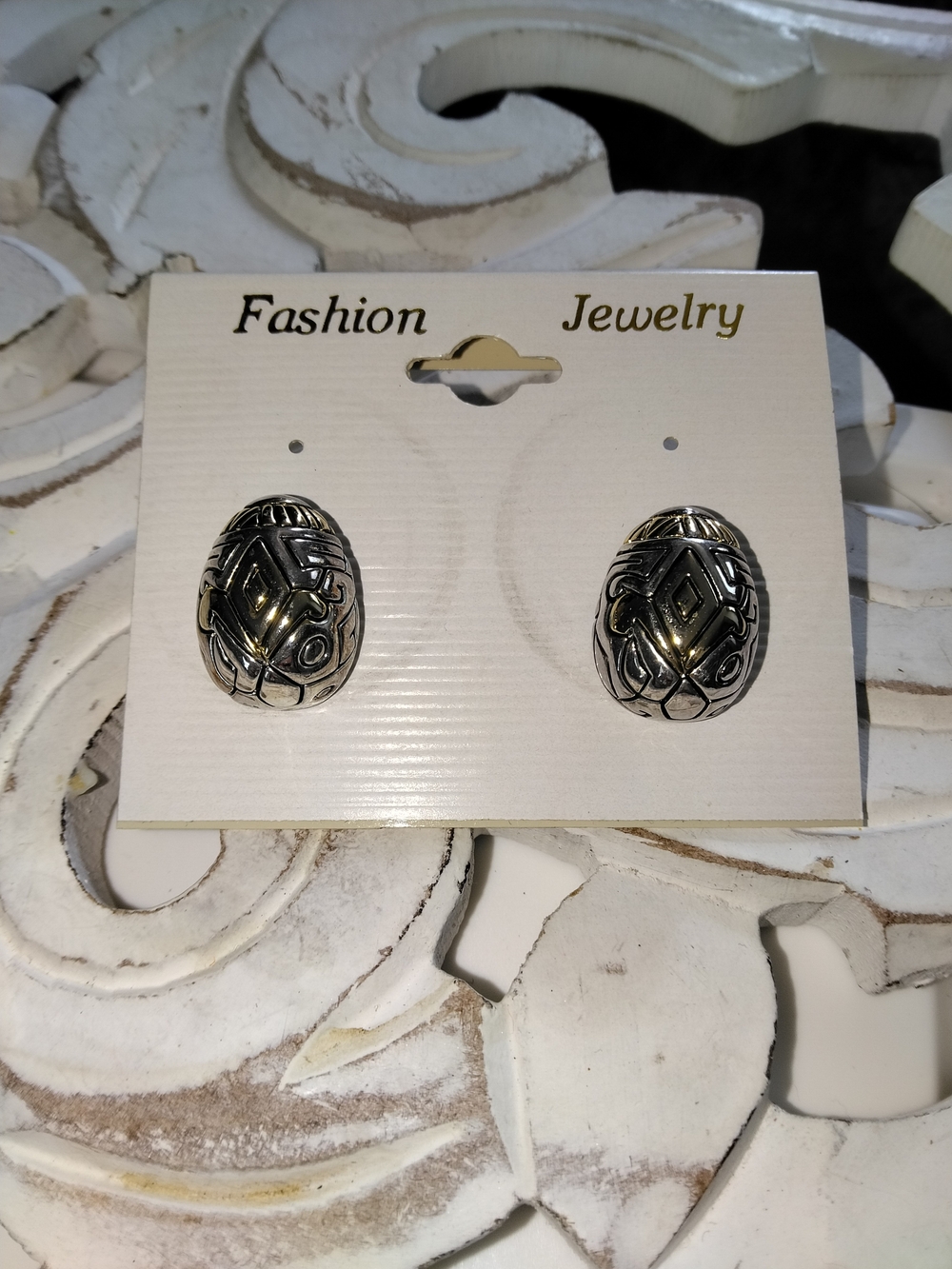 Fashion Jewelry Silver-Tone Embossed Oval Stud Earrings